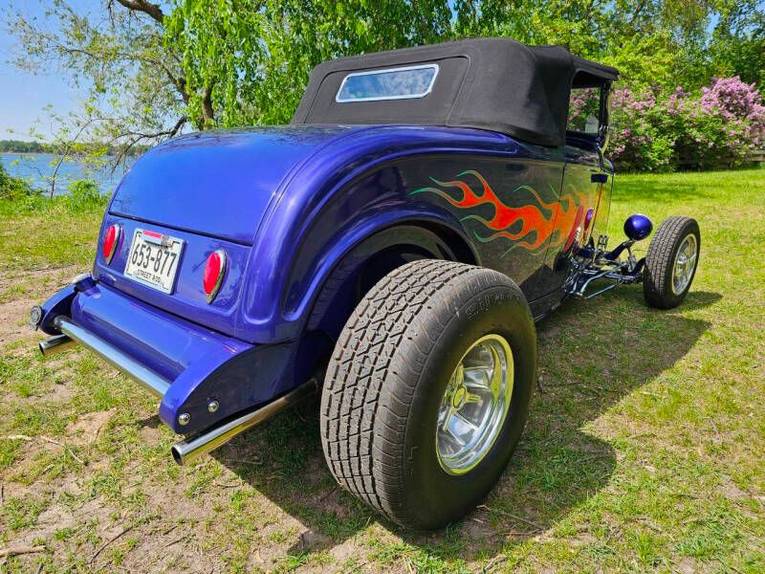 Ford-High-boy-1932-blue-gray-20