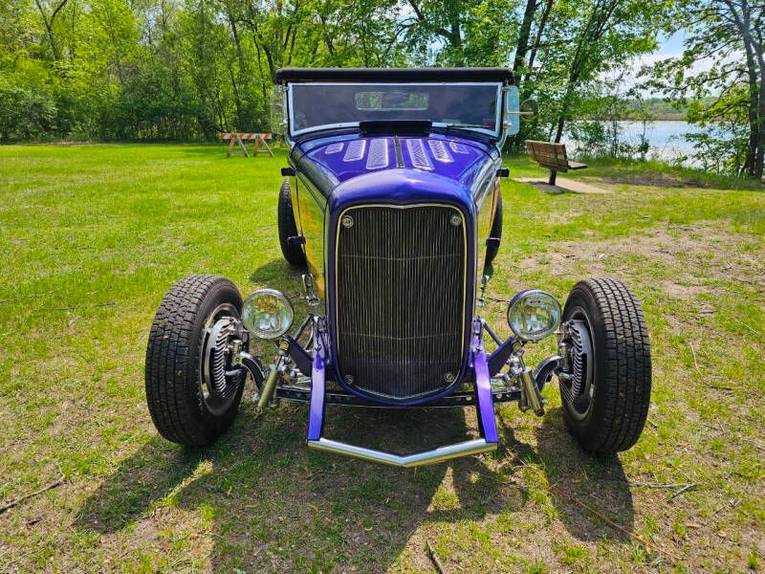 Ford-High-boy-1932-blue-gray-23