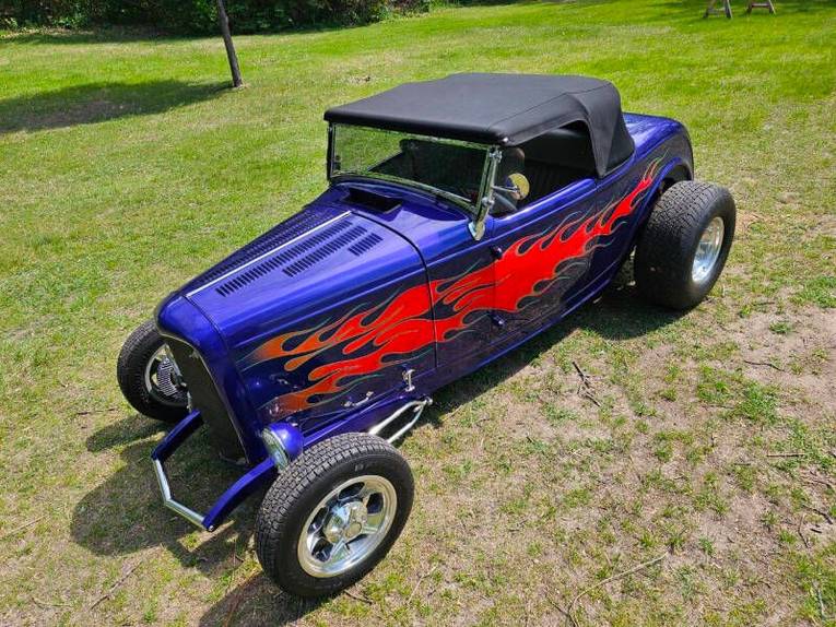 Ford-High-boy-1932-blue-gray-25