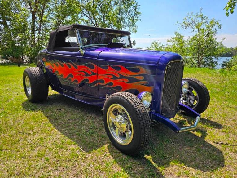 Ford-High-boy-1932-blue-gray-3
