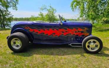 Ford-High-boy-1932-blue-gray