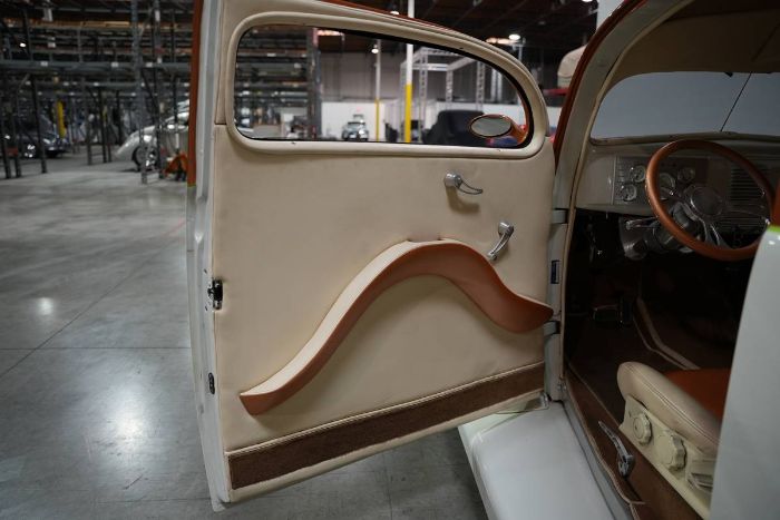 Ford-Humpback-1938-CopperWhite-14