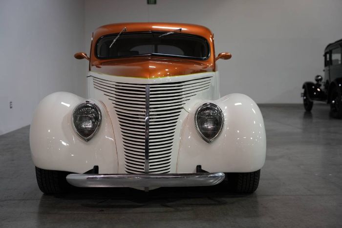 Ford-Humpback-1938-CopperWhite-2