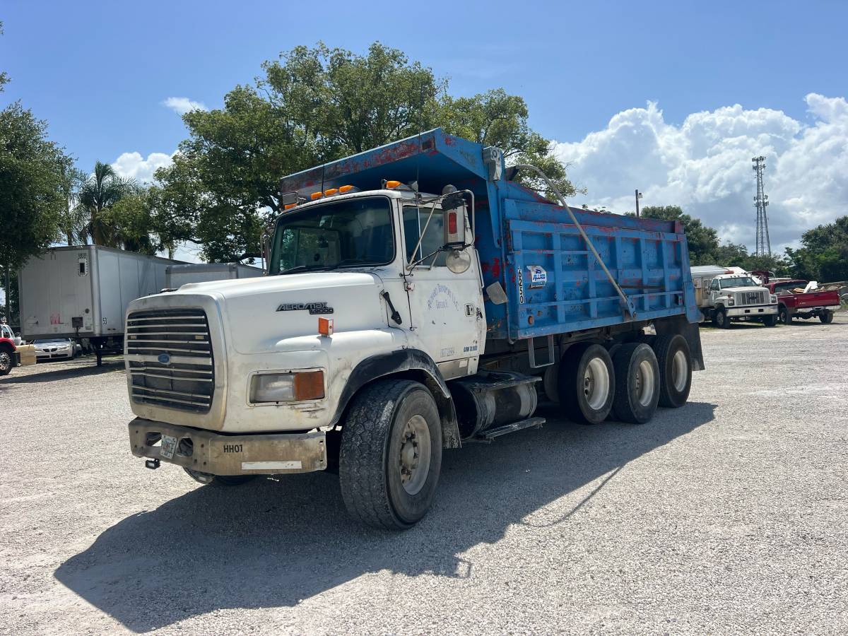 Ford-L-9000-diesel-1995-blue-1