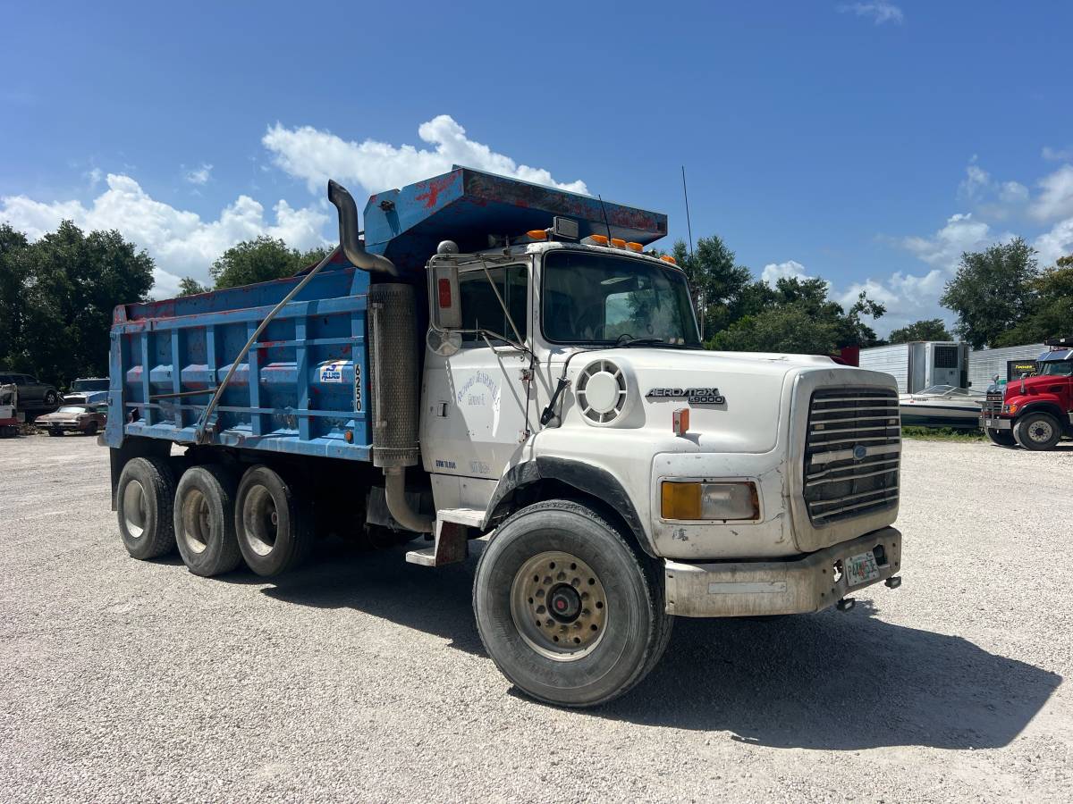 Ford-L-9000-diesel-1995-blue-2