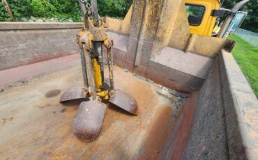 Ford-L8000-diesel-1991-orange-1