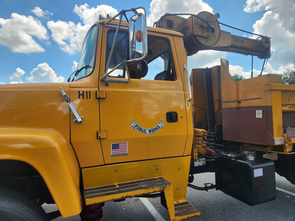 Ford-L8000-diesel-1991-orange-15
