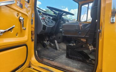 Ford-L8000-diesel-1991-orange-17