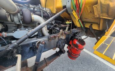 Ford-L8000-diesel-1991-orange-2