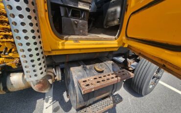 Ford-L8000-diesel-1991-orange-20