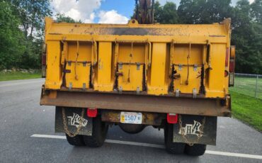 Ford-L8000-diesel-1991-orange-23
