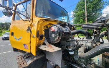 Ford-L8000-diesel-1991-orange-9