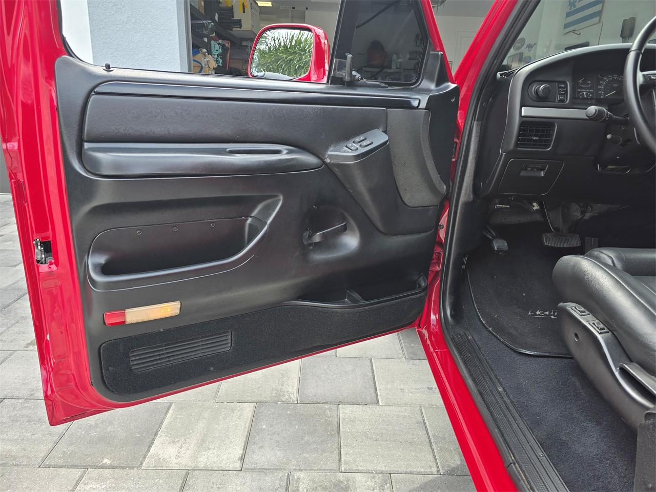 Ford-Lightning-1994-Red-Black