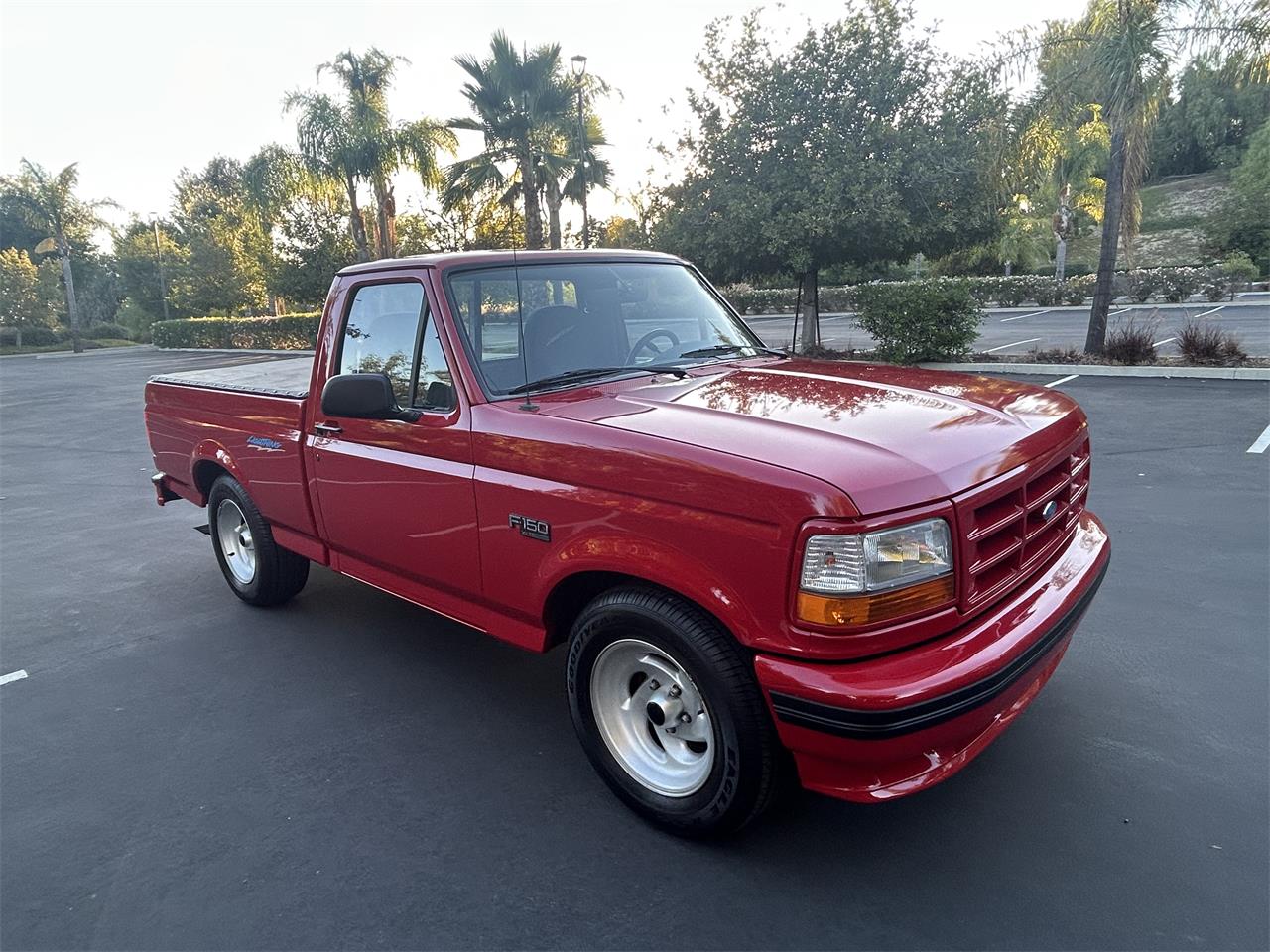 Ford-Lightning-1995-Red-Grey-10
