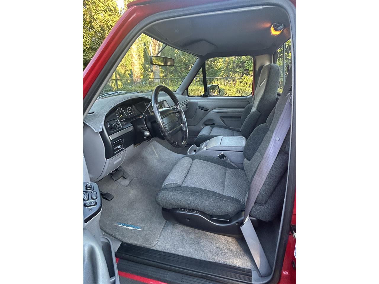 Ford-Lightning-1995-Red-Grey-16