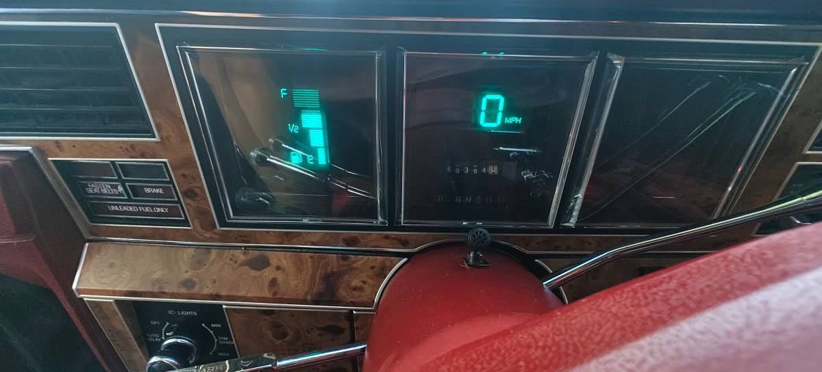 Ford-Lincoln-1985-10