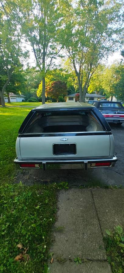 Ford-Lincoln-1985-17