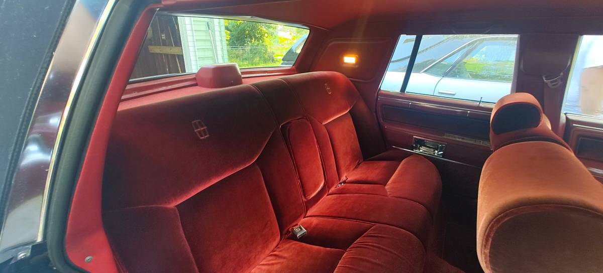 Ford-Lincoln-1985-5