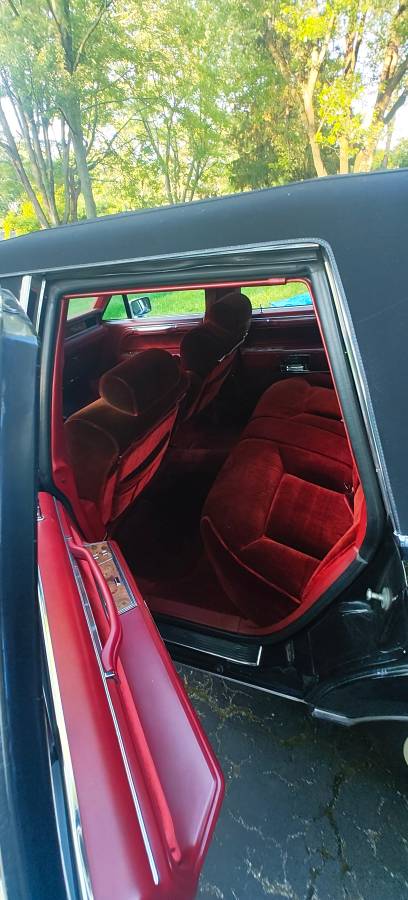 Ford-Lincoln-1985-6