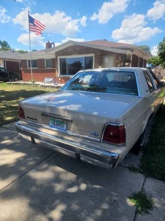 Ford-Ltd-1989-Tan-Gray-12