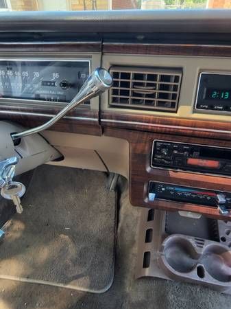 Ford-Ltd-1989-Tan-Gray-3