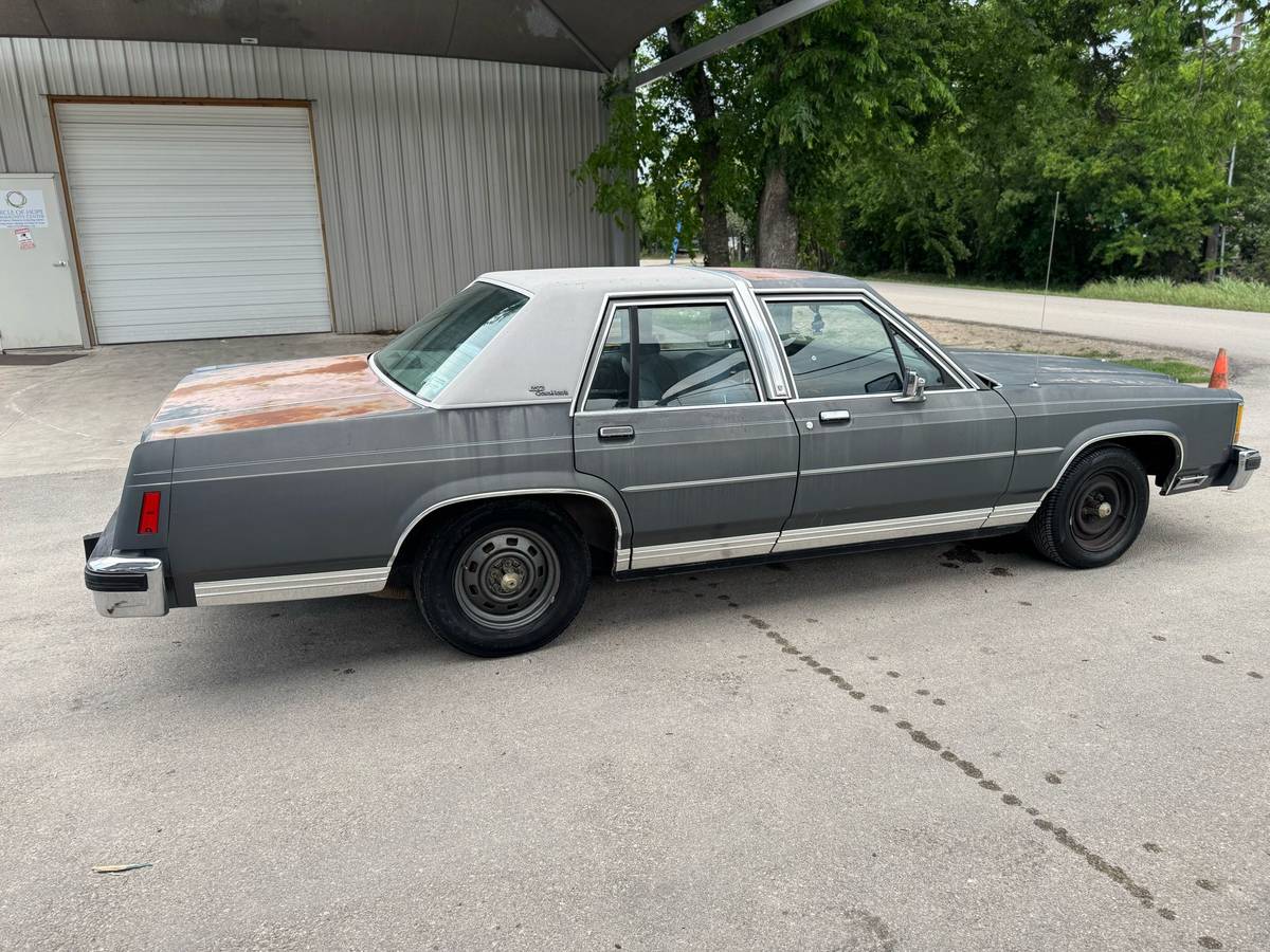 Ford-Ltd-crown-victoria-1986-grey-8