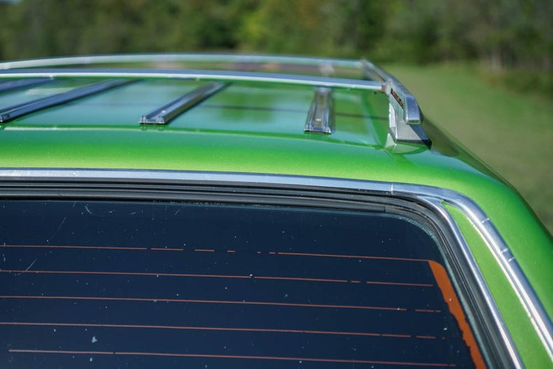 Ford-Ltd-crown-victoria-1987-Green-exterior-with-Blue-Vinyl-42