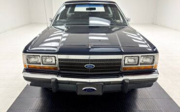 Ford-Ltd-crown-victoria-1989-Twilight-Blue-Metall-Shadow-Blue-17