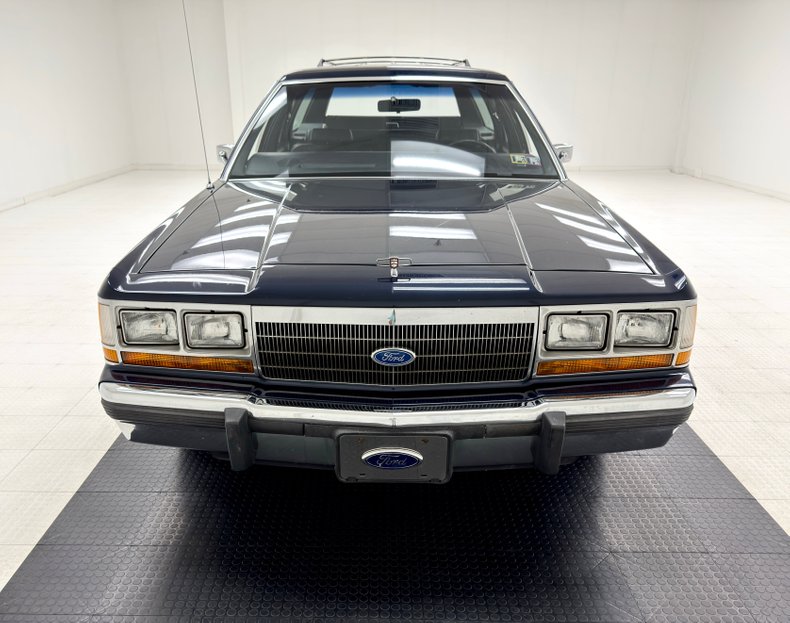 Ford-Ltd-crown-victoria-1989-Twilight-Blue-Metall-Shadow-Blue-17