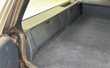 Ford-Ltd-crown-victoria-1989-Twilight-Blue-Metall-Shadow-Blue-37