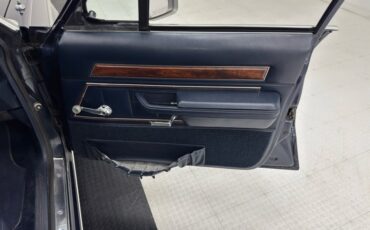 Ford-Ltd-crown-victoria-1989-Twilight-Blue-Metall-Shadow-Blue-40