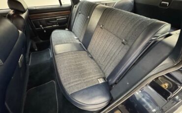Ford-Ltd-crown-victoria-1989-Twilight-Blue-Metall-Shadow-Blue-44