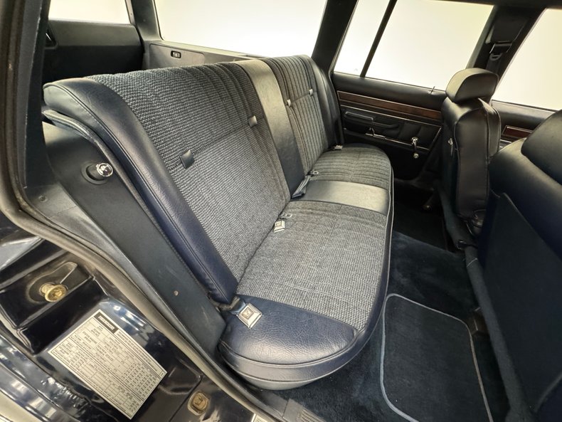 Ford-Ltd-crown-victoria-1989-Twilight-Blue-Metall-Shadow-Blue-46