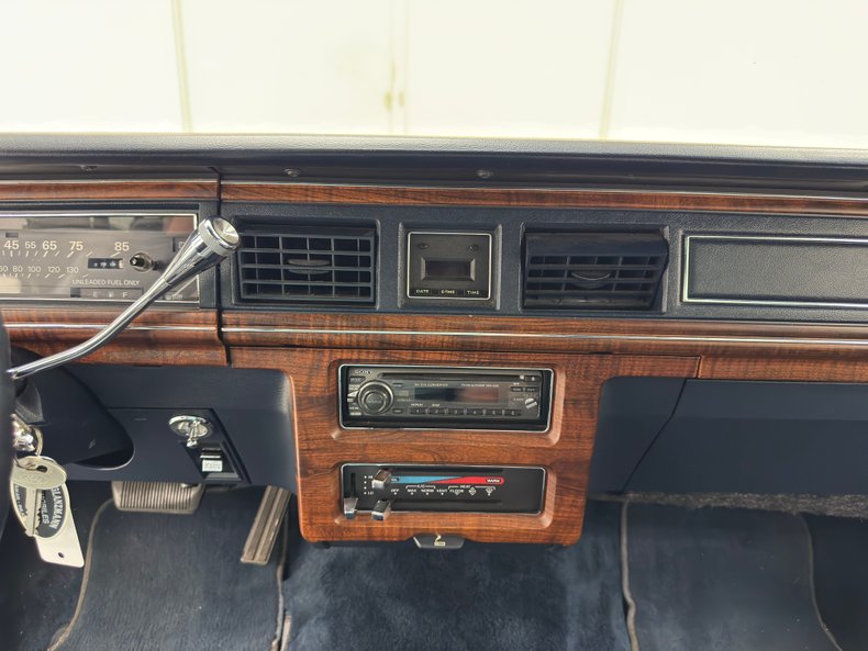 Ford-Ltd-crown-victoria-1989-Twilight-Blue-Metall-Shadow-Blue-9