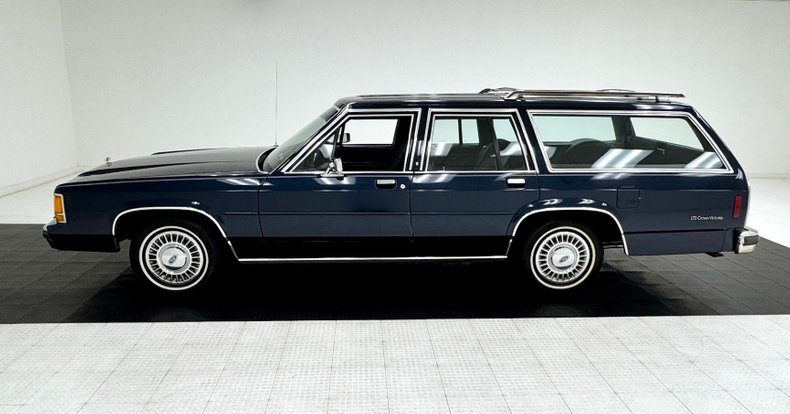 Ford-Ltd-crown-victoria-1989-Twilight-Blue-Metall-Shadow-Blue