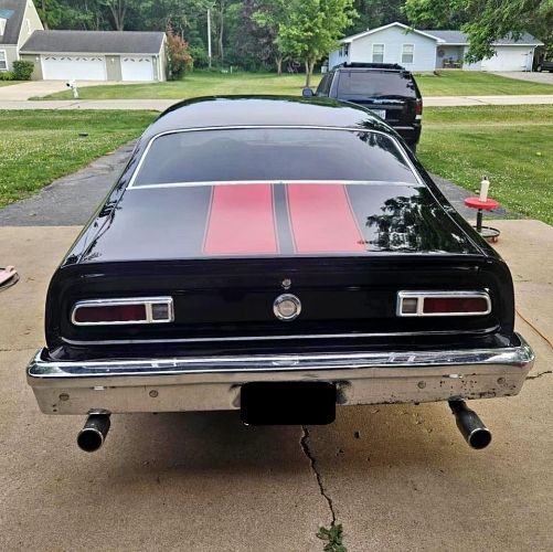 Ford-Maverick-1977-Black-Red-1