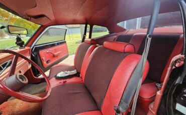 Ford-Maverick-1977-Black-Red-3