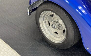 Ford-Model-40-1933-Medium-Blue-Metallic-Tan-14