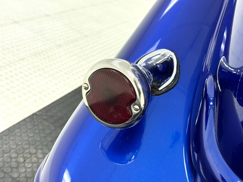 Ford-Model-40-1933-Medium-Blue-Metallic-Tan-22