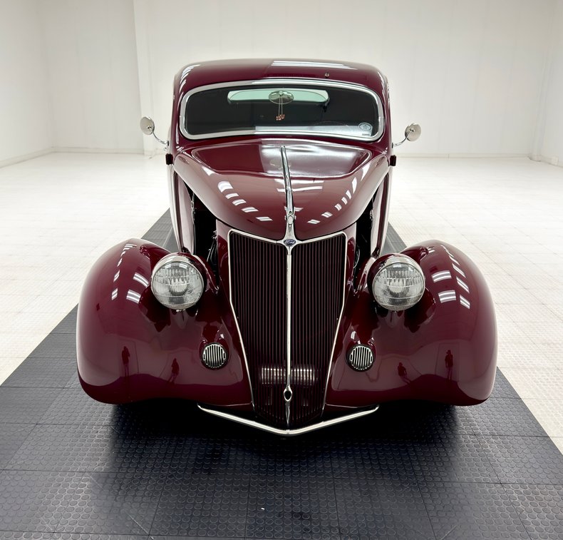 Ford-Model-48-1935-Royal-Maroon-Metalli-Saddle-15