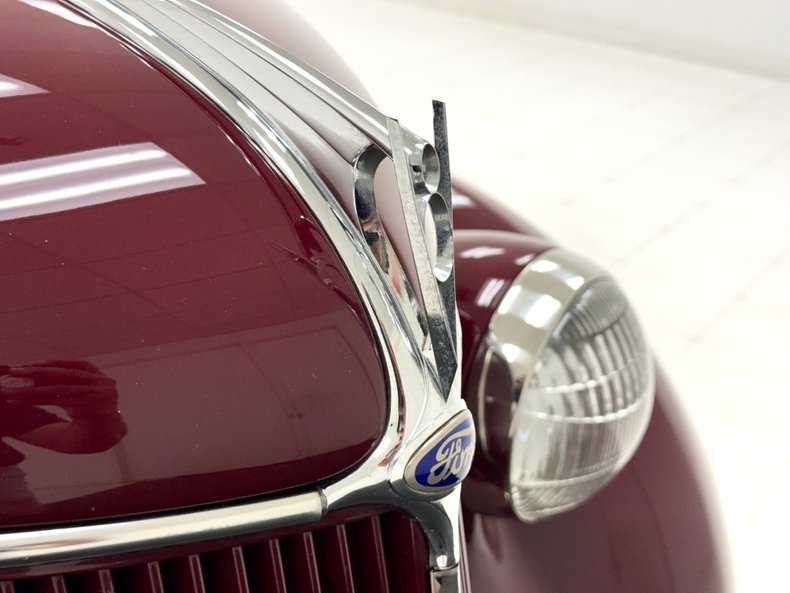 Ford-Model-48-1935-Royal-Maroon-Metalli-Saddle-17
