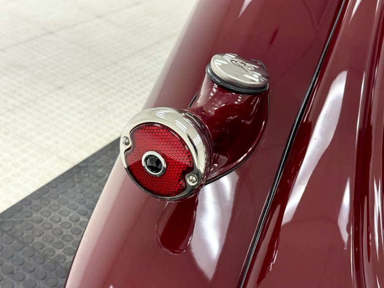 Ford-Model-48-1935-Royal-Maroon-Metalli-Saddle-25