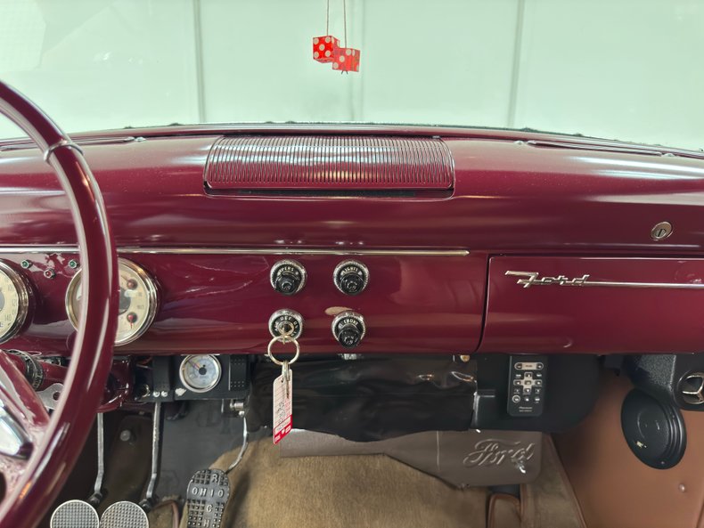 Ford-Model-48-1935-Royal-Maroon-Metalli-Saddle-3