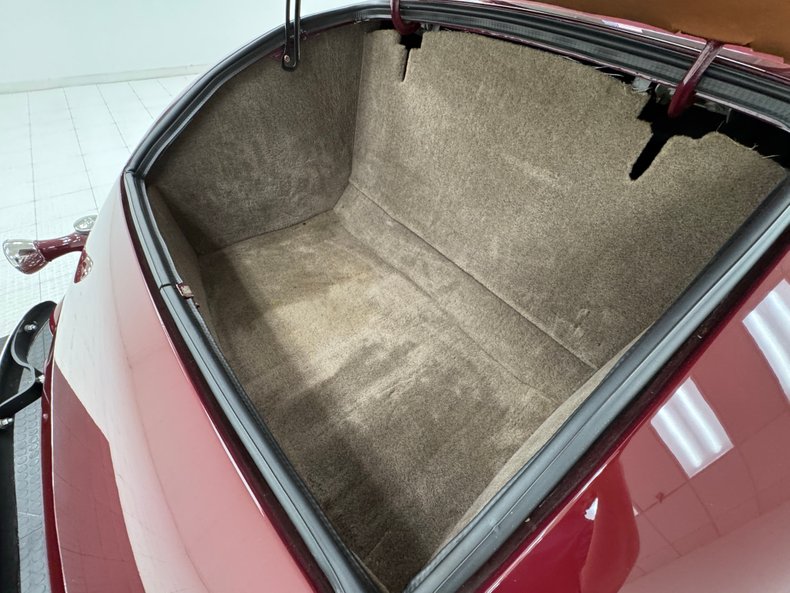 Ford-Model-48-1935-Royal-Maroon-Metalli-Saddle-36