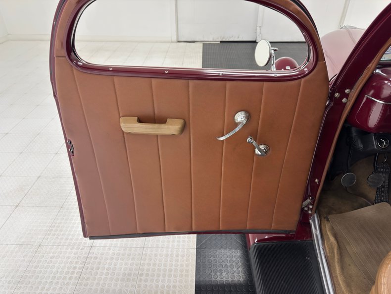 Ford-Model-48-1935-Royal-Maroon-Metalli-Saddle-37