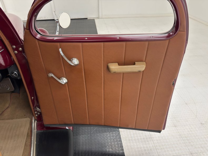 Ford-Model-48-1935-Royal-Maroon-Metalli-Saddle-38