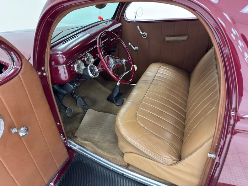 Ford-Model-48-1935-Royal-Maroon-Metalli-Saddle-40