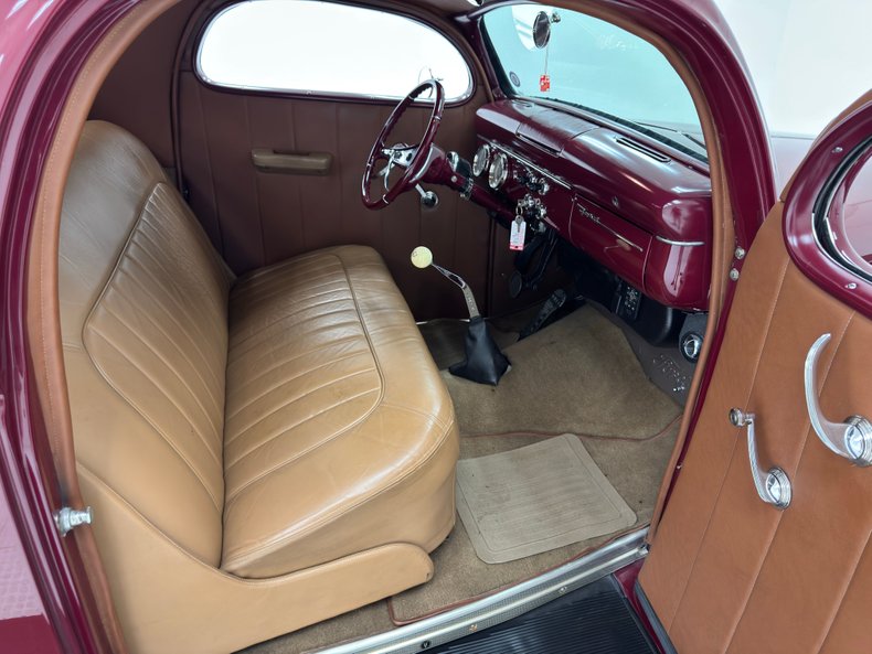 Ford-Model-48-1935-Royal-Maroon-Metalli-Saddle-41