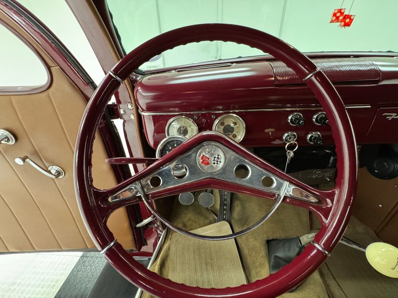 Ford-Model-48-1935-Royal-Maroon-Metalli-Saddle-42