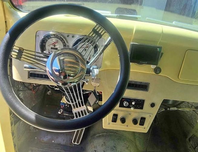 Ford-Model-48-1935-Yellow-6